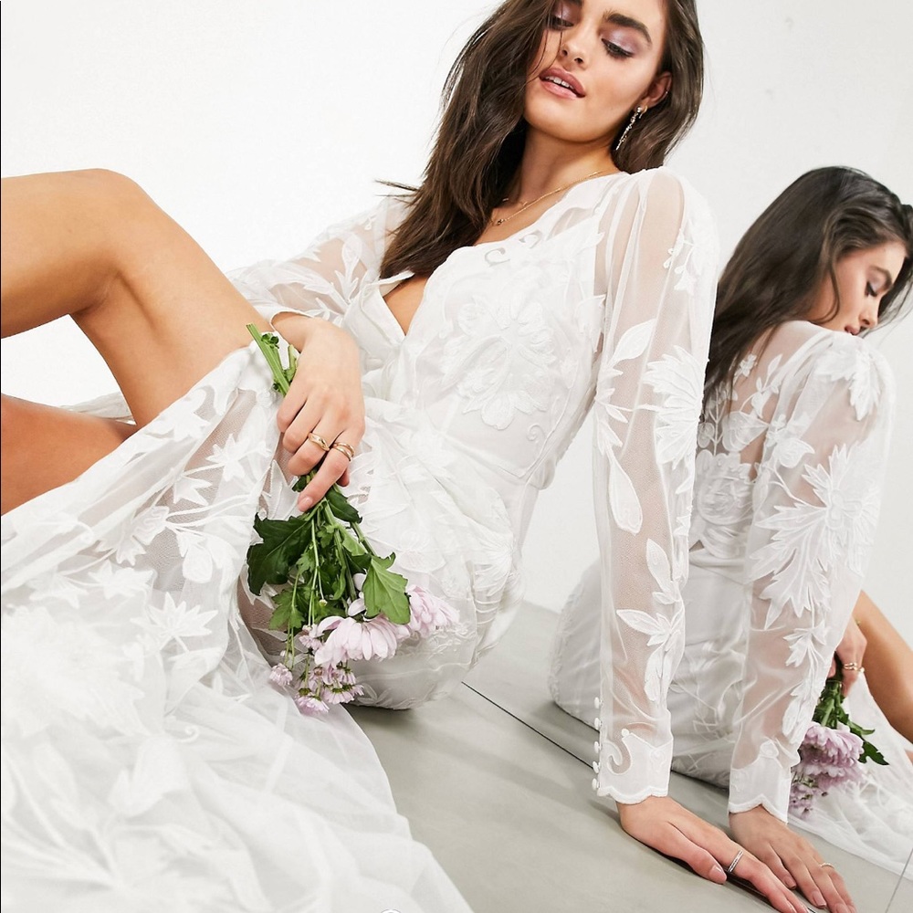 *NWT* White Lace Floor-length dress with slit